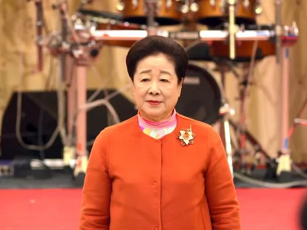 韓国文鮮明夫妻御子息様写真 宿泊はスイート、化粧品はシャネル」 旧統一教会「真のお母様